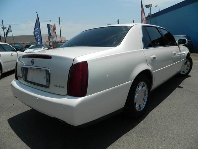 Cadillac Deville 2000 photo 4