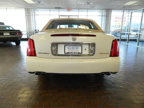 Cadillac Deville 2000 photo 1