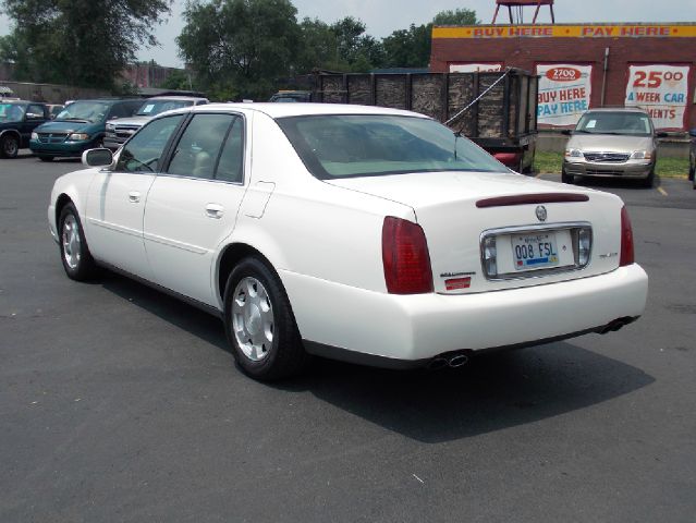 Cadillac Deville 2001 photo 2