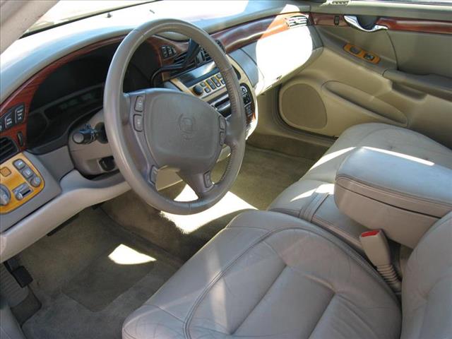 Cadillac Deville 2001 photo 1