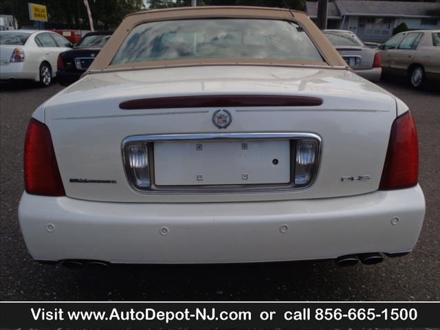 Cadillac Deville 2001 photo 1