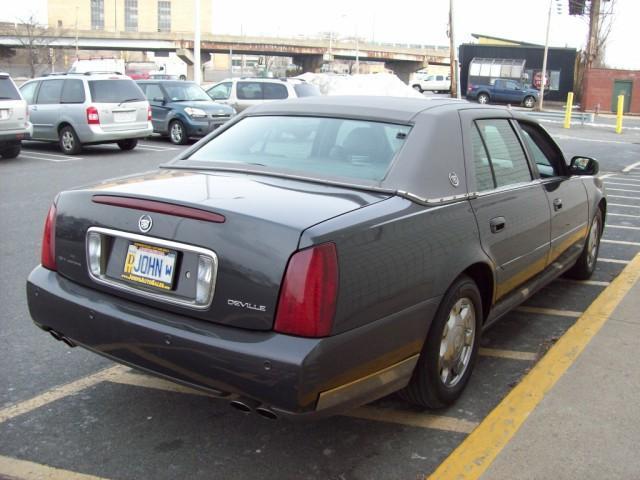 Cadillac Deville 2002 photo 3