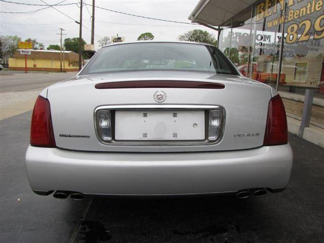 Cadillac Deville 2002 photo 2