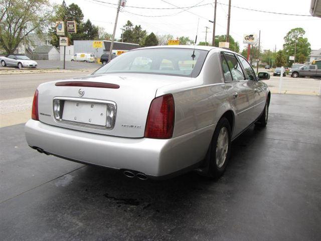 Cadillac Deville 2002 photo 3