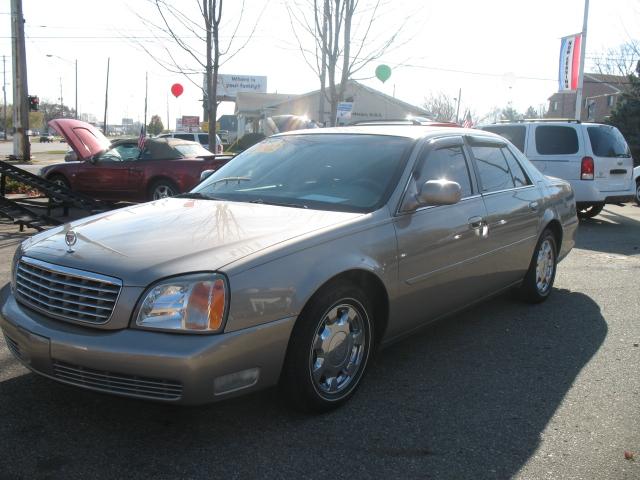 Cadillac Deville Base Sedan