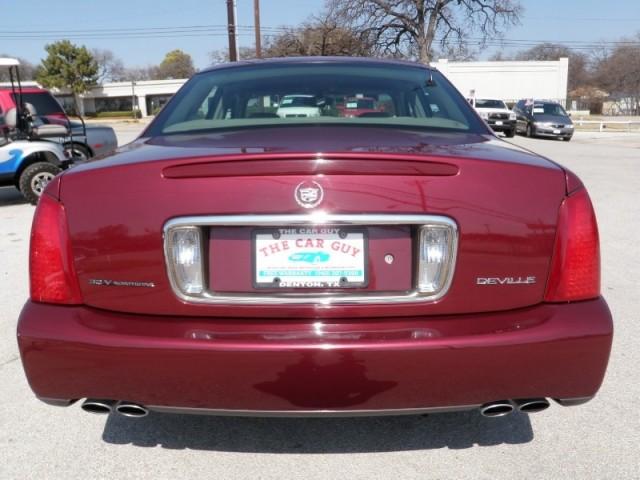 Cadillac Deville 2002 photo 1