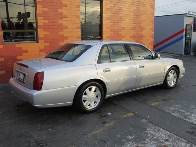 Cadillac Deville 2002 photo 2