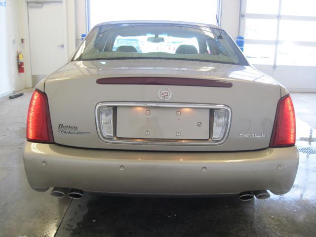 Cadillac Deville 2002 photo 2