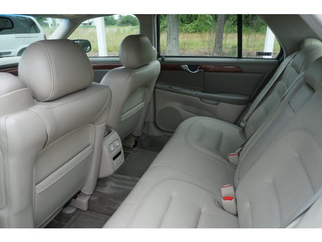 Cadillac Deville 2002 photo 2