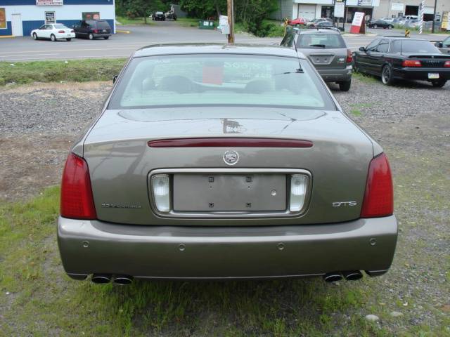 Cadillac Deville 2002 photo 2