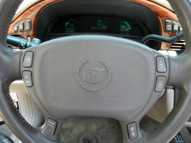 Cadillac Deville 2002 photo 11