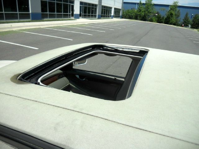 Cadillac Deville 2002 photo 13