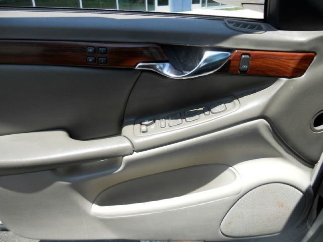 Cadillac Deville 2002 photo 14