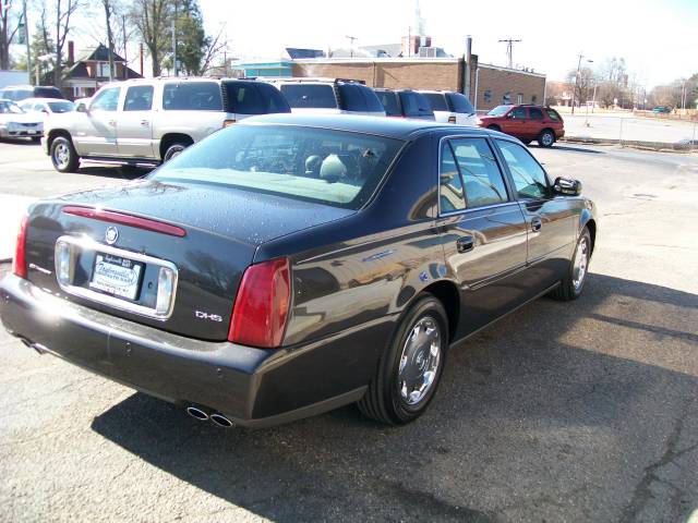 Cadillac Deville 2002 photo 2