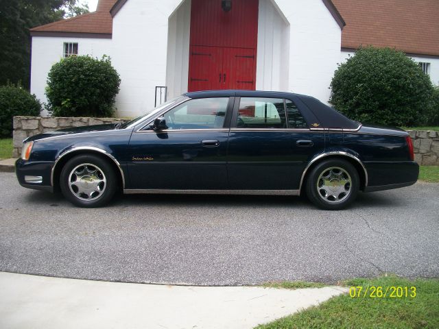 Cadillac Deville 2002 photo 2