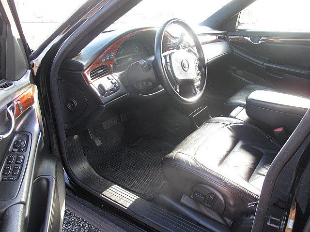 Cadillac Deville 2002 photo 1