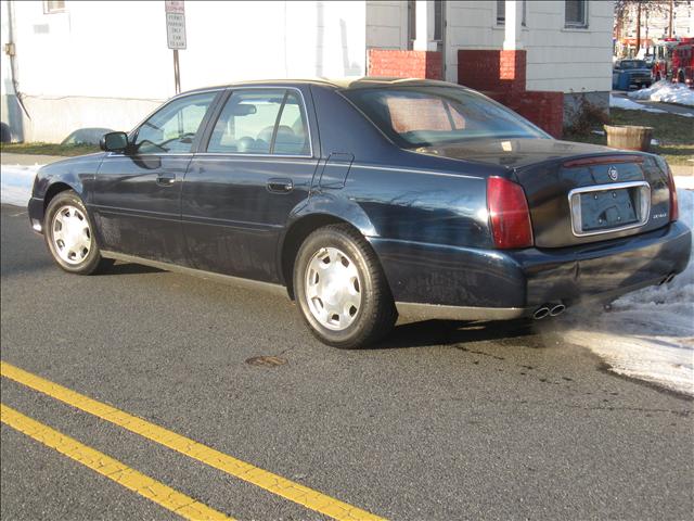 Cadillac Deville 2002 photo 2