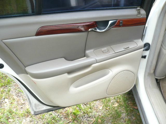 Cadillac Deville 2002 photo 2