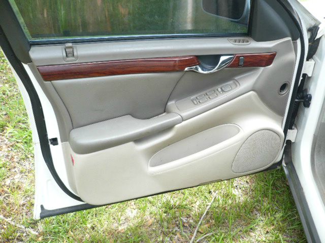 Cadillac Deville 2002 photo 3