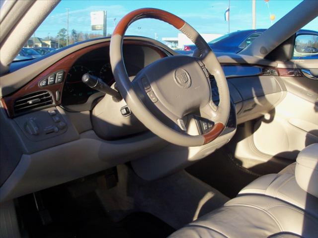 Cadillac Deville 2002 photo 2