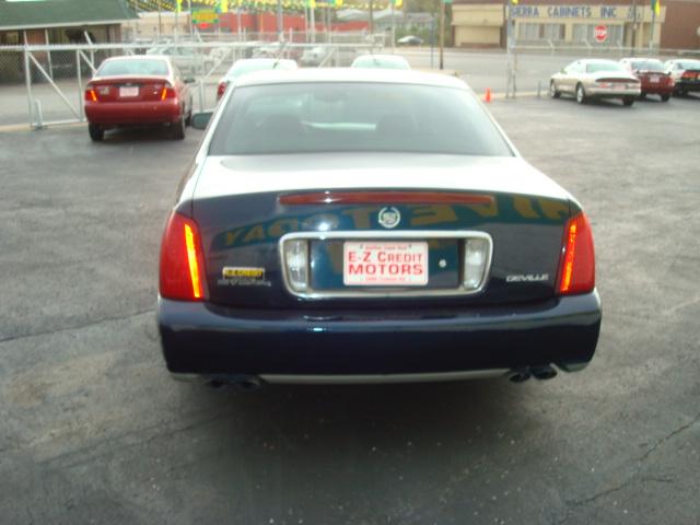 Cadillac Deville 2002 photo 2