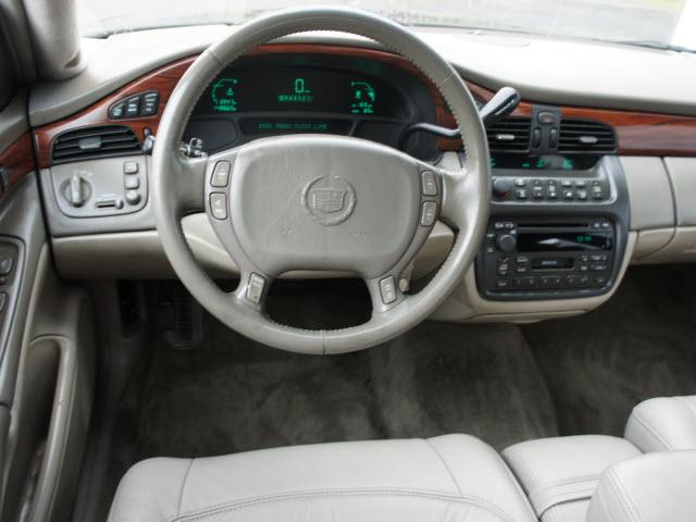 Cadillac Deville 2002 photo 3