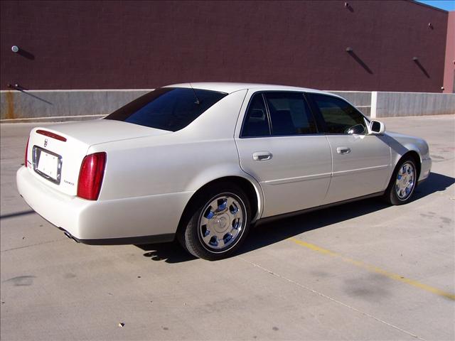 Cadillac Deville 2002 photo 2