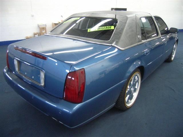 Cadillac Deville 2003 photo 2