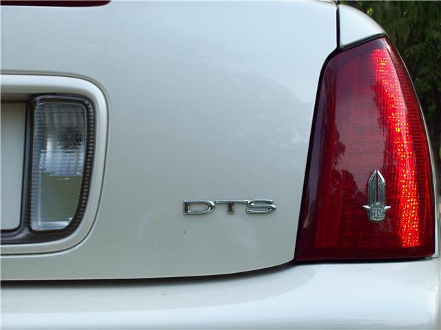 Cadillac Deville 2003 photo 1