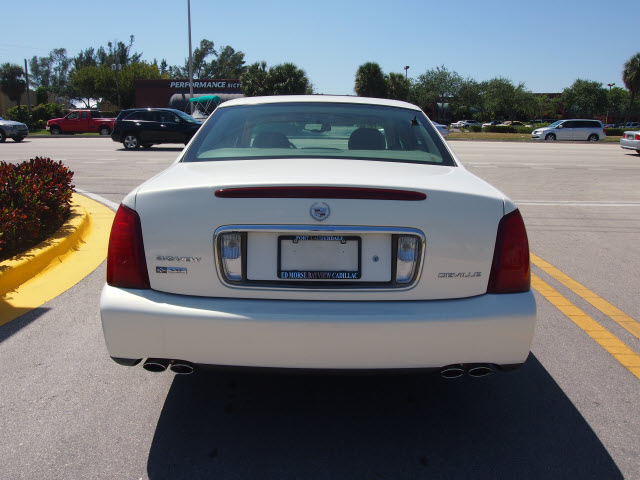 Cadillac Deville 2004 photo 3