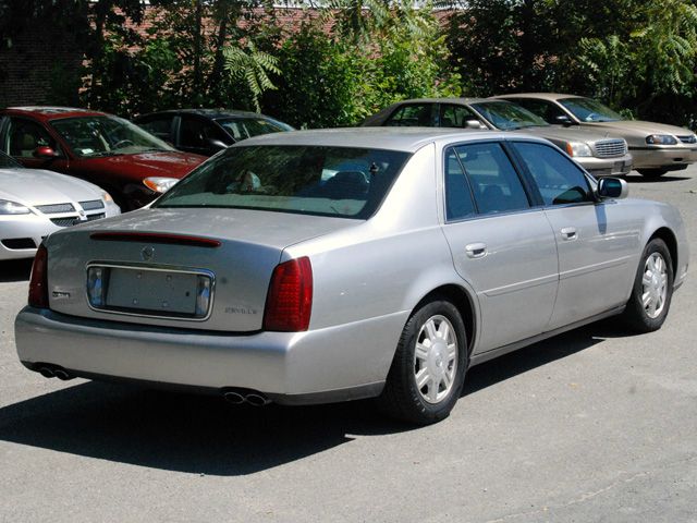 Cadillac Deville 2004 photo 2