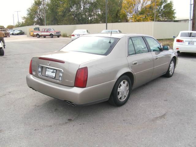 Cadillac Deville 2004 photo 3