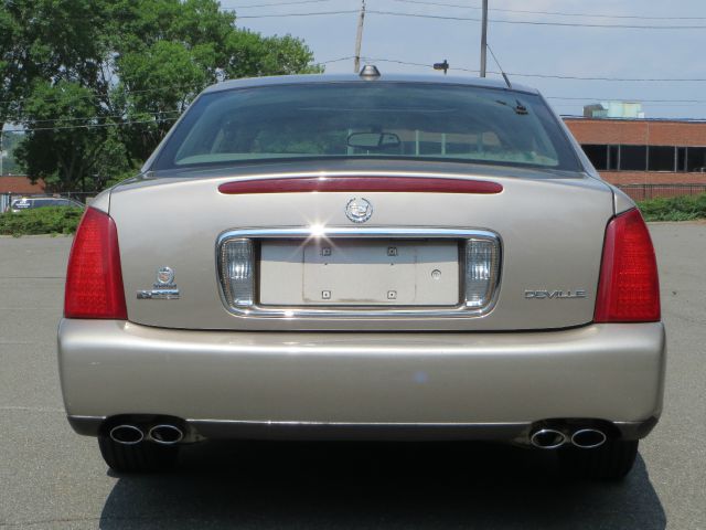 Cadillac Deville 2004 photo 3