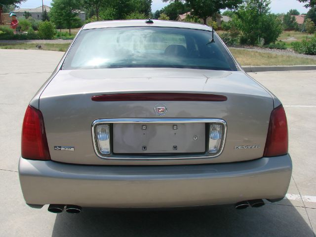 Cadillac Deville 2004 photo 2