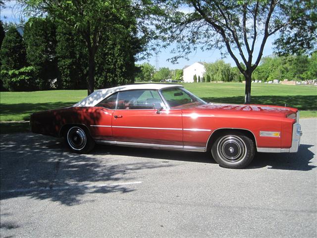 Cadillac Eldorado 1976 photo 2