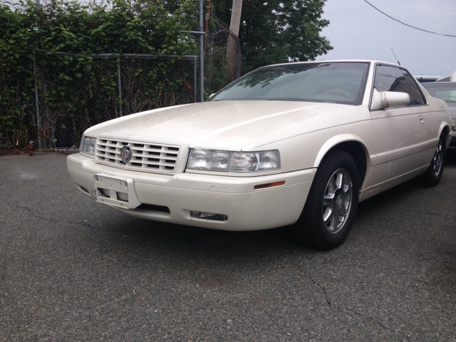 Cadillac Eldorado 2001 photo 2