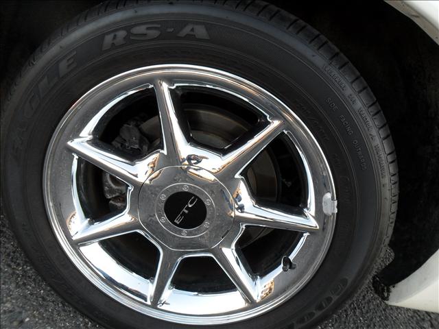 Cadillac Eldorado 2002 photo 2