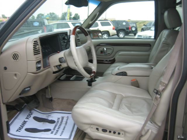 Cadillac Escalade 1999 photo 2