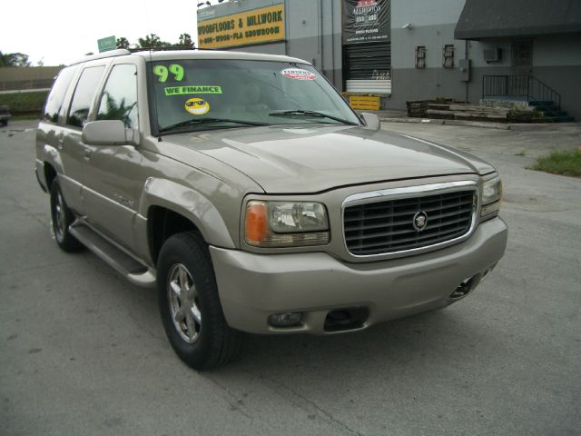 Cadillac Escalade 1999 photo 2