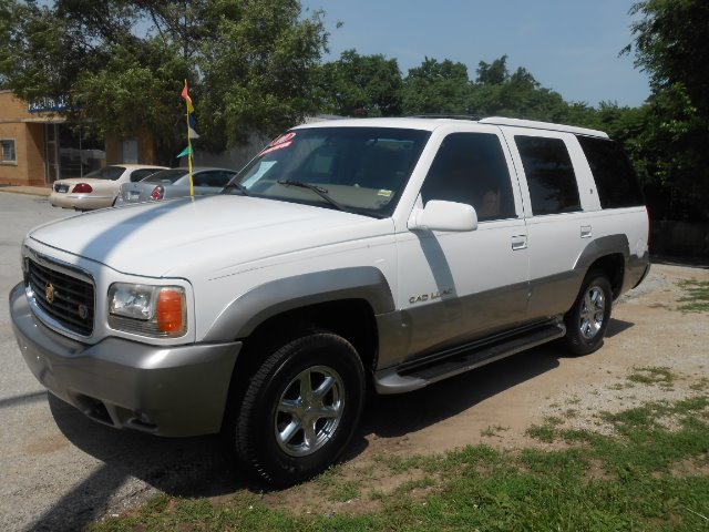 Cadillac Escalade 2000 photo 4