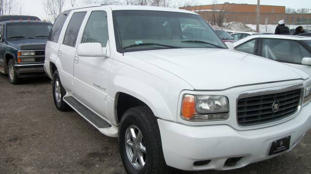 Cadillac Escalade 2000 photo 1