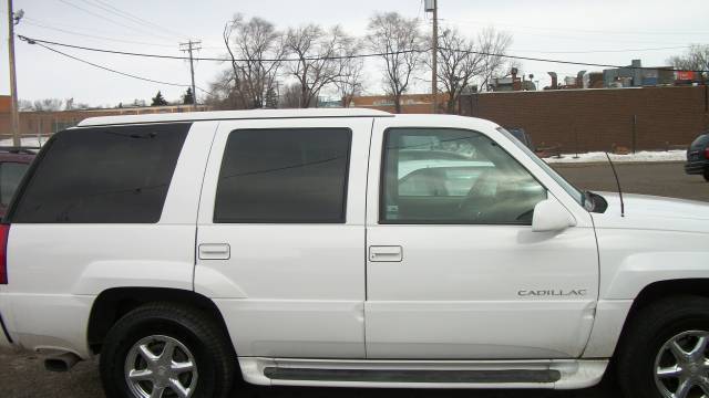 Cadillac Escalade 2000 photo 2