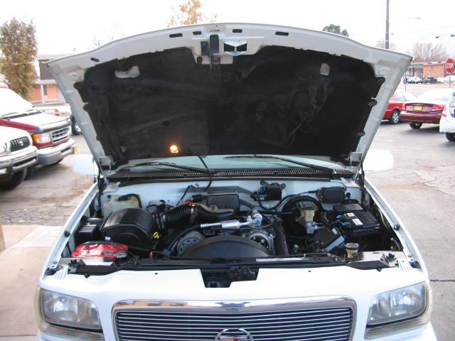 Cadillac Escalade 2000 photo 3