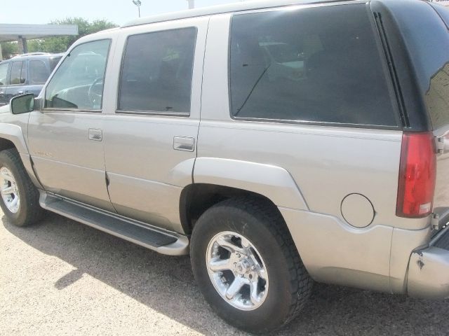 Cadillac Escalade 2000 photo 1