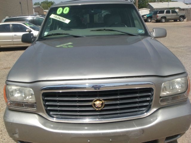 Cadillac Escalade 2000 photo 3