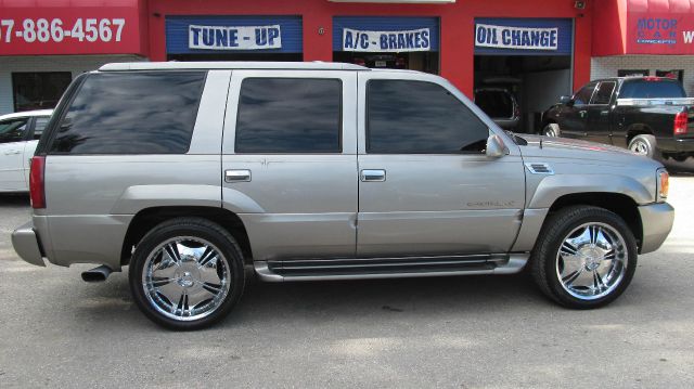 Cadillac Escalade 2000 photo 1