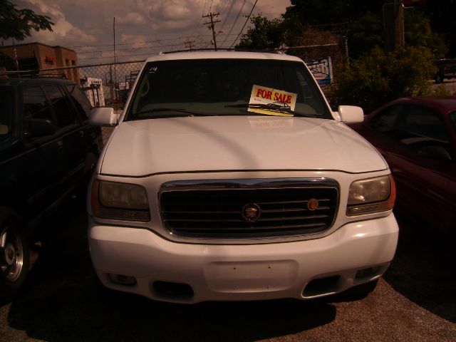 Cadillac Escalade 2000 photo 1