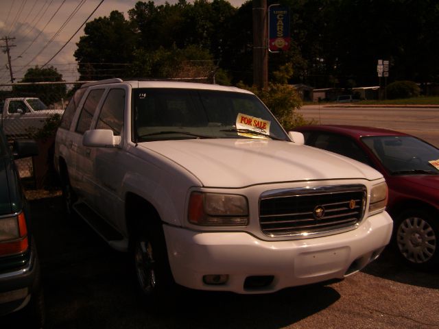 Cadillac Escalade 2000 photo 2