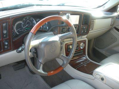 Cadillac Escalade 2002 photo 2