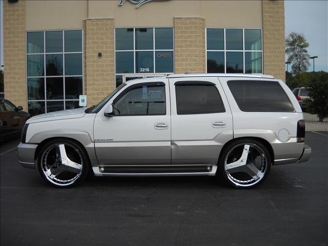 Cadillac Escalade 2002 photo 1